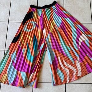 PRINTED WIDE LEG PLEATED PANTS
